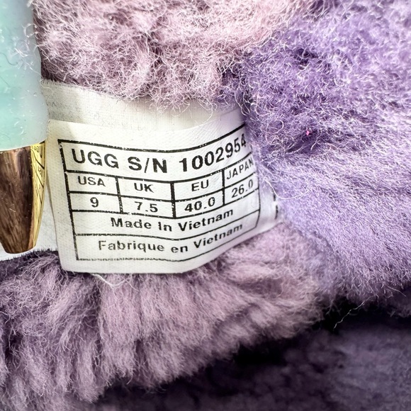 UGG Bailey Bow II Purple Sheepskin Boots #1002954 - Size 9 - Picture 6 of 8